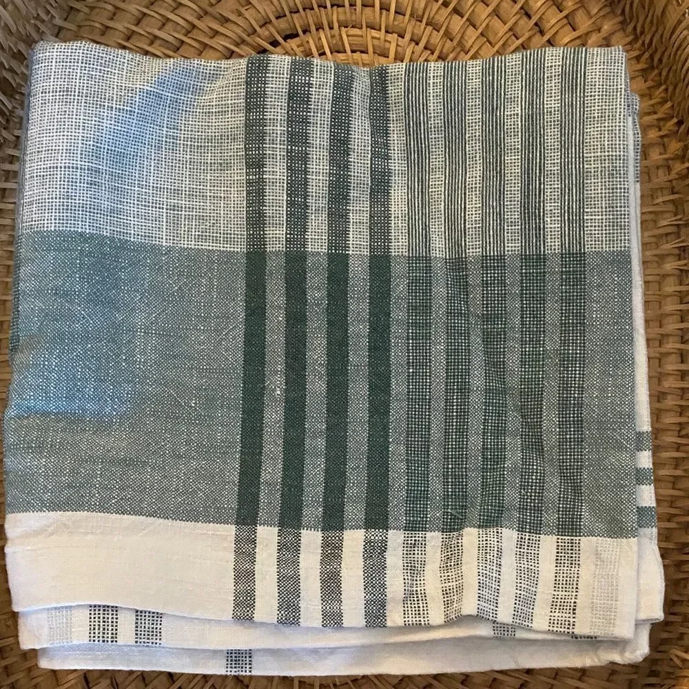 Hearth & Hand Green and White Plaid  Cotton Table Runner Good weight